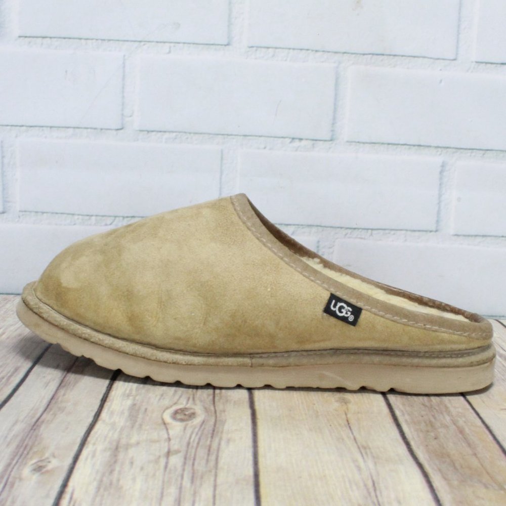 UGG Slip-on Scuffs Mules Slippers Size 10